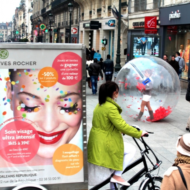 lunioncom-street-et-guerilla-marketing-Yves-Rocher-14_1-1024x683